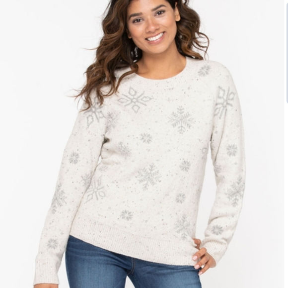 โ๏ธ Snowflake confetti pullover sweater! - Picture 1 of 7
